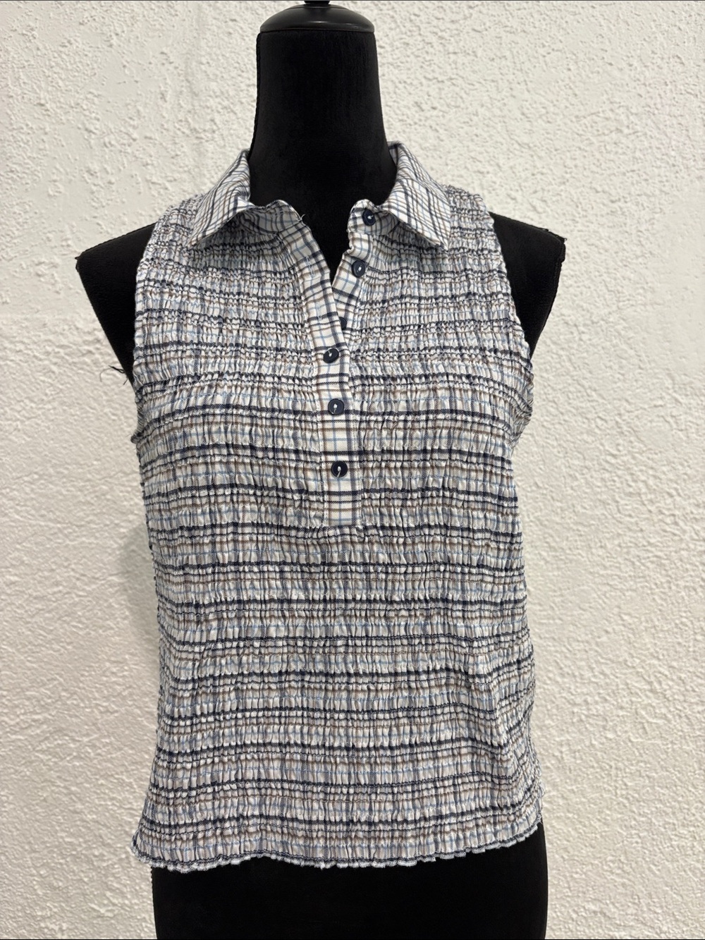 Pilcro Navy and White Preppy Sleeveless Plaid Button-Down Shirt